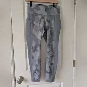 Athleta, Women's Size S, All In 7/8 Gray Camo Leggings, Pockets‎